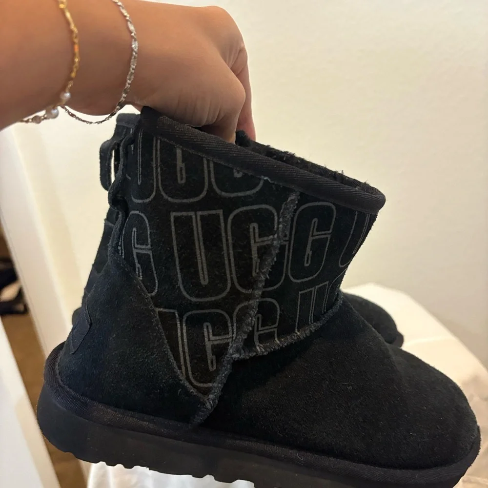 UGG Classic‎ Mini II Ugg Logo graphic boots in black suede